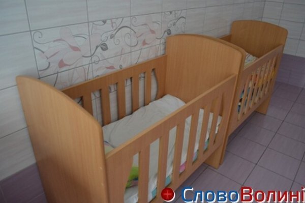 А це палати у дитячому відділенні